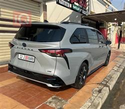 تۆیۆتا سیانا